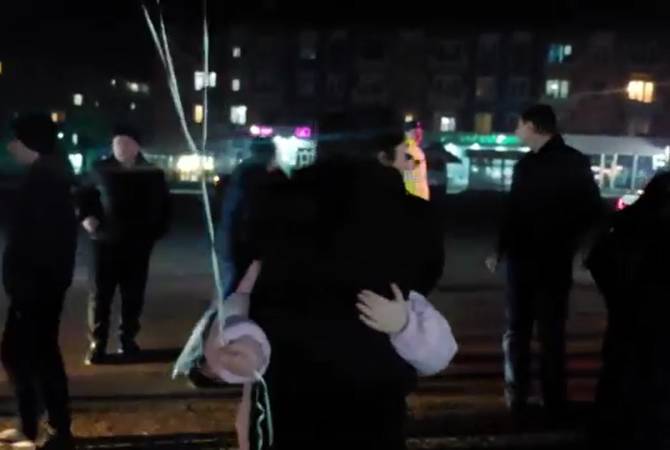 Մի խումբ ադրբեջանցիներ տեսախցիկներով ներխուժել են երեխաներին Հայաստանից Արցախ տեղափոխող մեքենա․ Գեղամ Ստեփանյանը մանրամասներ է հայտնում
