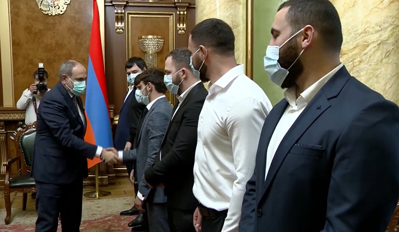 Նիկոլ Փաշինյանը հյուրընկալել է ծանրամարտի և ազատ ոճի ըմբշամարտի Հայաստանի հավաքականների անդամներին