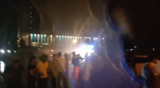 Բաքվի փողոցներում անցկացվող "հայրենասիրական" ցույցերը ցրել են արցունքաբեր գազերի, ջրցան մեքենաների և մահակների կիրառմամբ։ ՏԵՍԱՆՅՈՒԹ