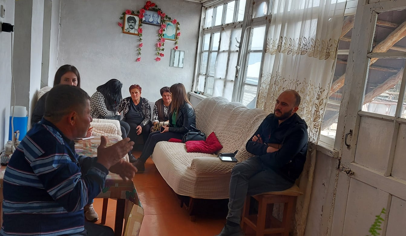 Արցախի ՄԻՊ ներկայացուցիչներն այցելել են Խրամորթից Այգեստանում ժամանակավոր բնակություն հաստատած տեղահանված ընտանիքներին