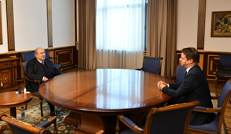 Президент Армении обсудил с послом Франции развитие событий вокруг карабахского конфликта. видео