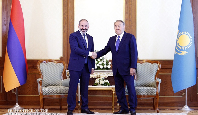 Pashinyan congratulates Nursultan Nazarbayev on birthday