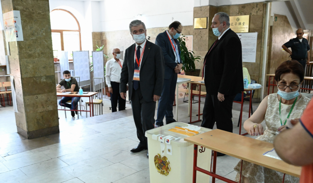 Миссия наблюдателей от СНГ назвала прошедшие в Армении выборы объективными и открытыми