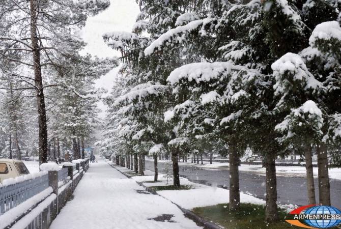Թումանյանի, Արագածի, Ապարանի տարածաշրջանների ավտոճանապարհներին ձյուն է տեղում