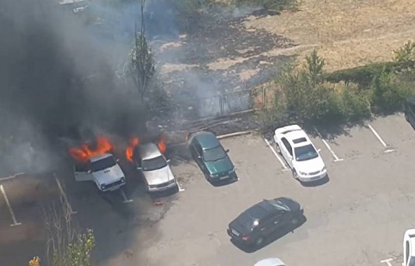 Աշտարակ քաղաքի Մուղնի թաղամասում այրվել են ավտոմեքենաներ