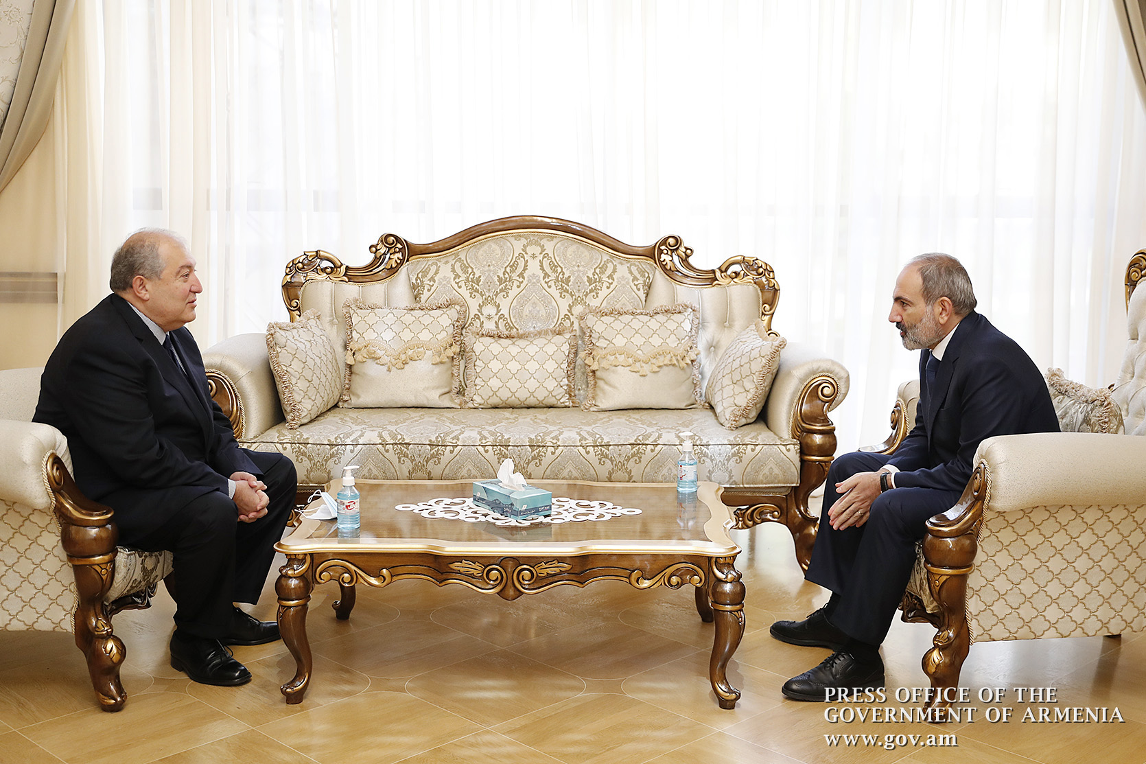 Վարչապետ Նիկոլ Փաշինյանն այսօր հանդիպում է ունեցել Հանրապետության նախագահ Արմեն Սարգսյանի հետ