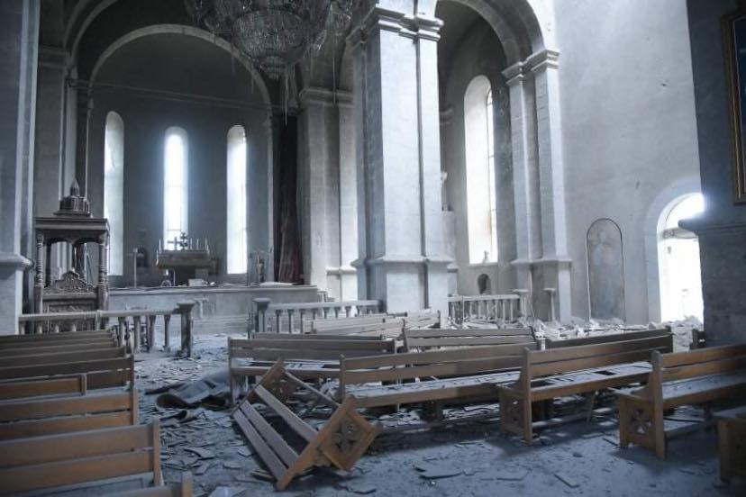 Թշնամին հարվածեց Շուշիի խորհրդանիշ Ղազանչեցոց եկեղեցուն, որը 90-ականների պատերազմից հետո վերակառուցվել էր․ ՏԵՍԱՆՅՈՒԹ