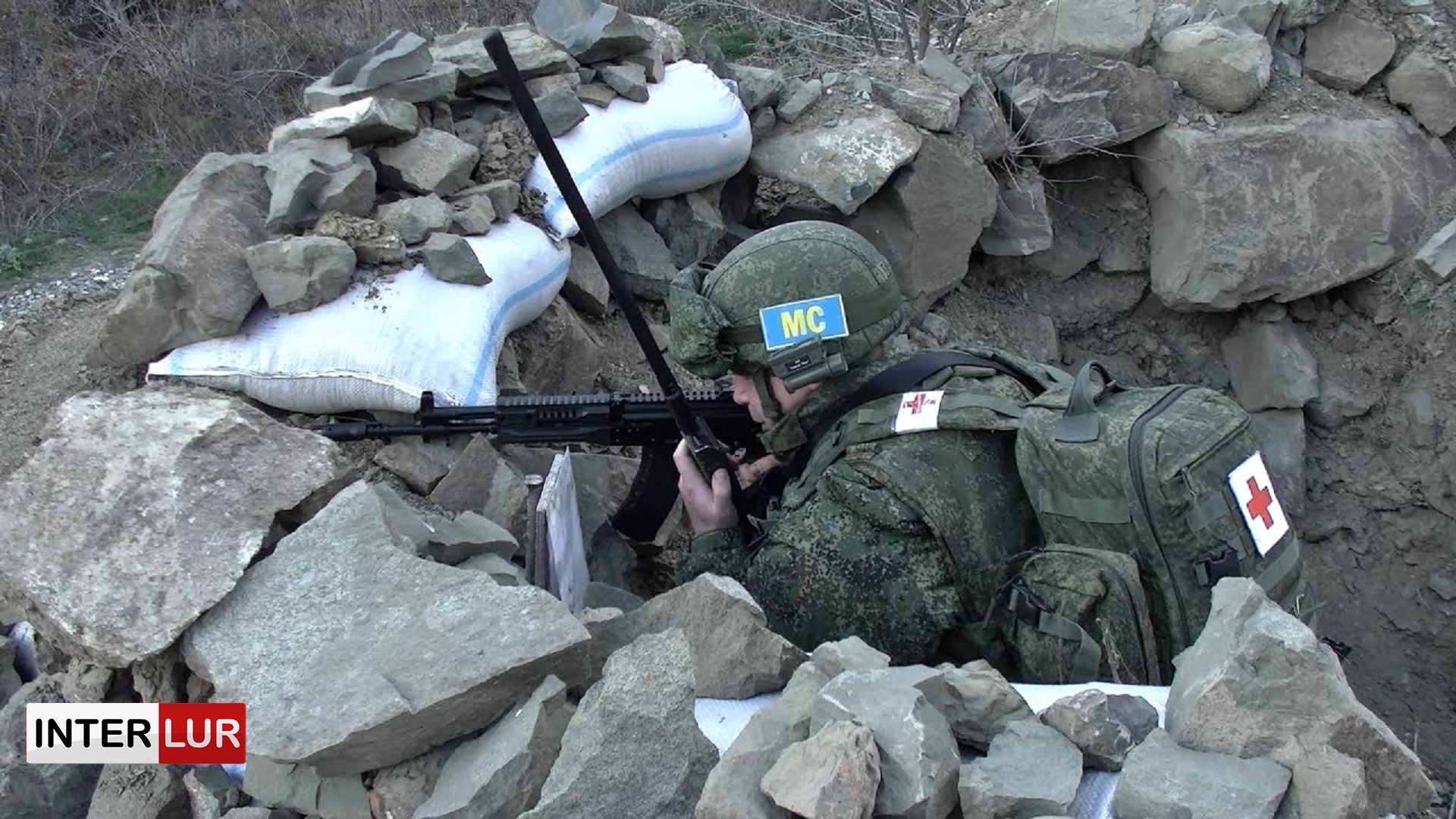 Российские миротворцы отработали действия с применением БТР-82А на наблюдательном посту в Нагорном Карабахе