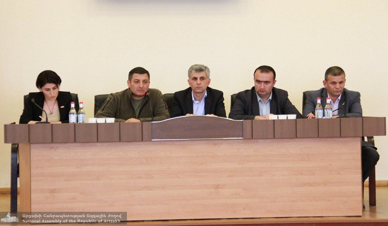 Депутаты НС Арцаха обсудили вопросы безопасности с главами райадминистраций и мэрии Степанакерта