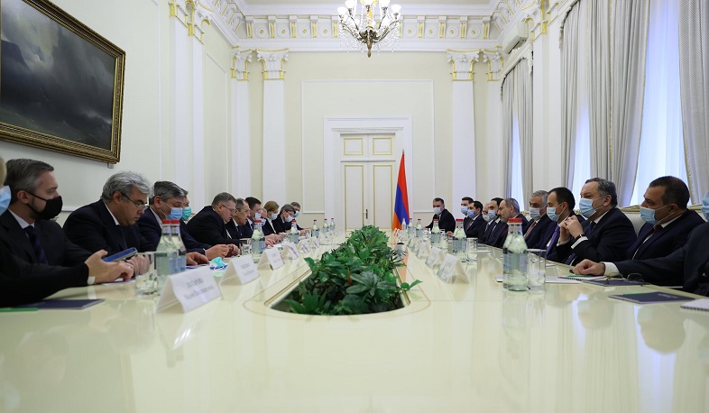 Члены межведомственной делегации РФ встретились с премьер-министром РА (видеоматериал)