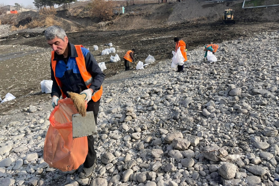 Տիղմ ու կենցաղային աղբ. Երևանյան լճի մաքրման աշխատանքները շարունակվում են