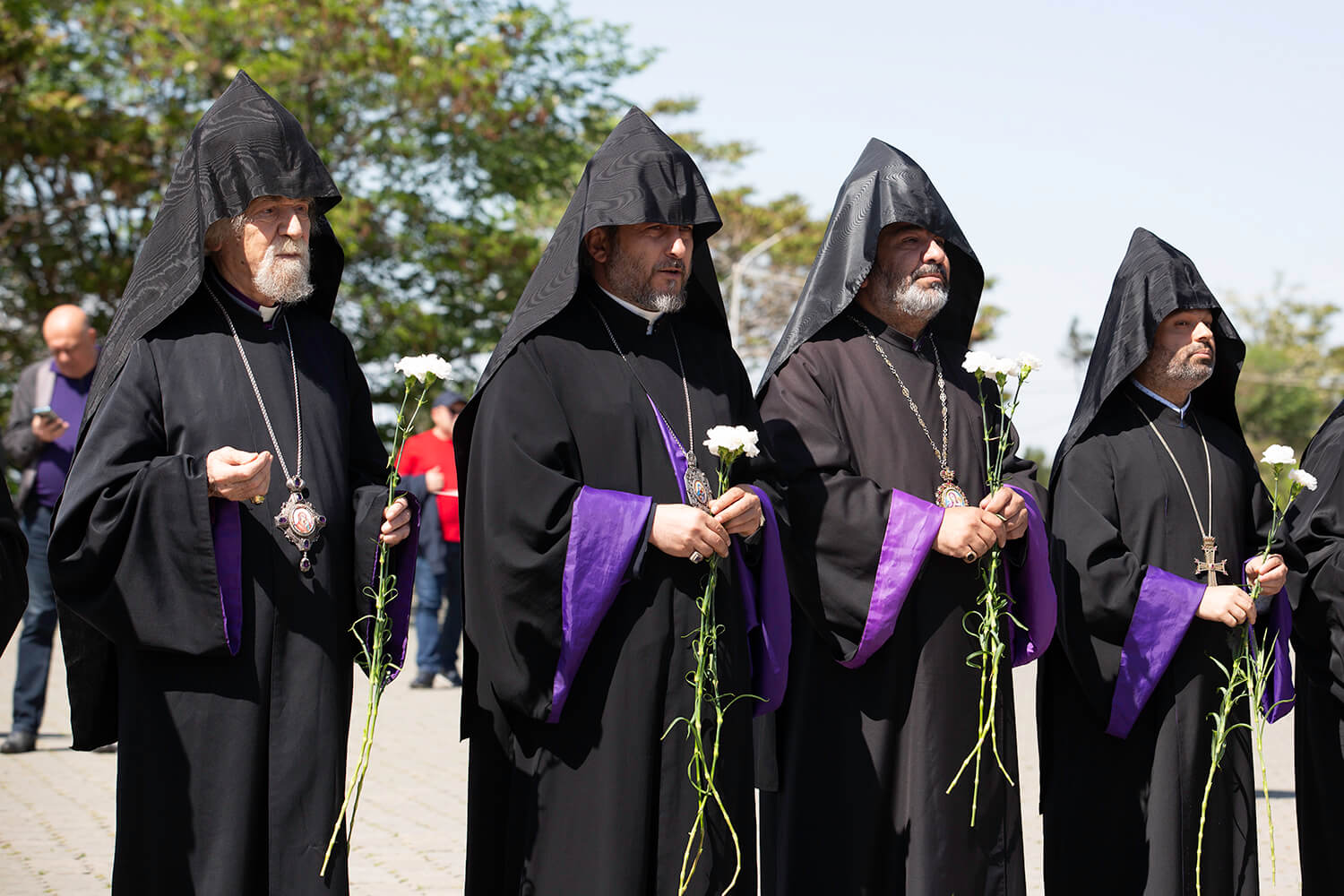Մայր Աթոռի Սուրբ Էջմիածնի միաբաններն այցելեցին «Հաղթանակ» զբոսայգի