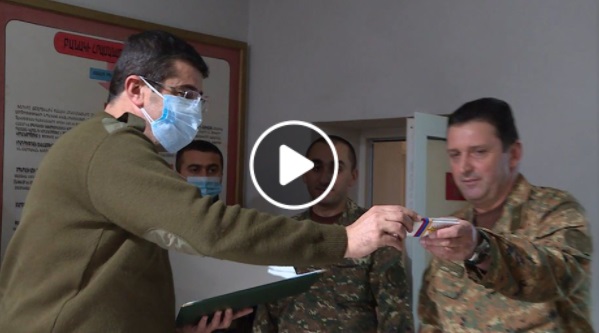The President of the Republic of Artsakh visited the defense Army combat control Center and presented the military shoulder straps of a Lieutenant General to Minister Jalal Harutyunyan in the presence of the high command staff. VIDEO