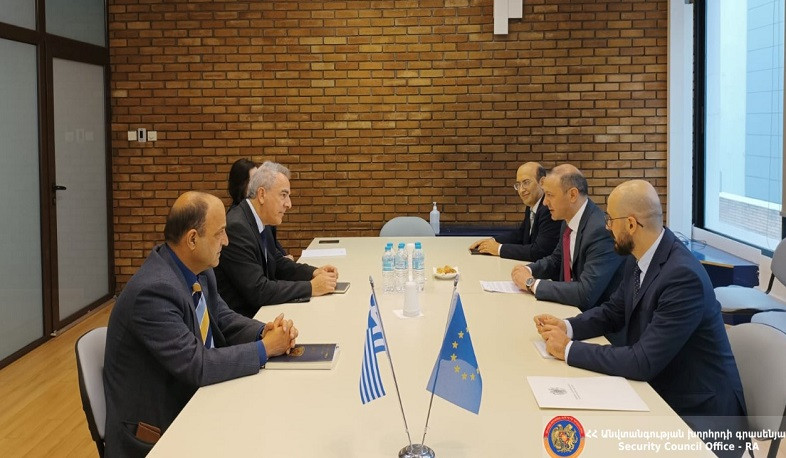 ԱԽ քարտուղարը Հունաստանի վարչապետի խորհրդականին է ներկայացրել Հայաստանի արտաքին քաղաքականության մարտահրավերները