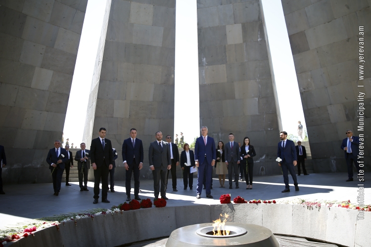 Չեռնոգորիայի նախագահը հարգանքի տուրք է մատուցել Հայոց ցեղասպանության զոհերի հիշատակին