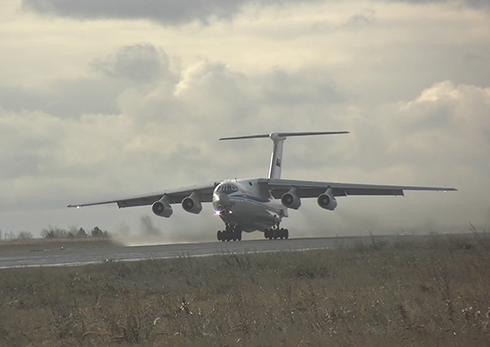 Сегодня восемь самолетов военно-транспортной авиации ВКС России вылетели для переброски подразделений 15-й миротворческой бригады в зону нагорно-карабахского конфликта