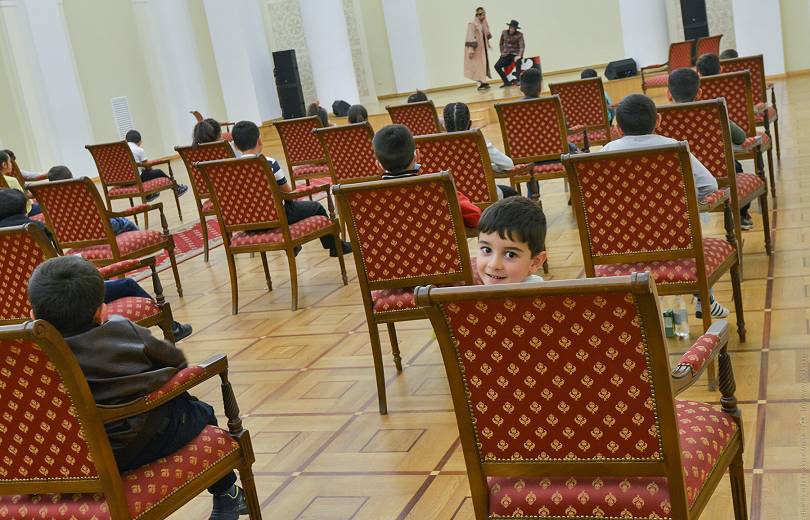 Արցախցի երեխաները հյուրընկալվել են նախագահական նստավայրում. ՏԵՍԱՆՅՈՒԹ