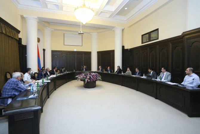 Տիգրան Ավինյանի գլխավորությամբ կայացել է Երևան քաղաքի 33-րդ թաղամասի կառուցապատման աշխատանքները համակարգող խմբի նիստը