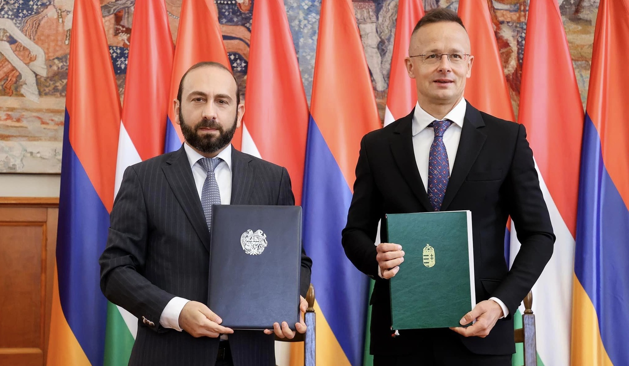 Արարատ Միրզոյանը և Պետեր Սիյարտոն ստորագրել են Հայաստանի և Հունգարիայի կառավարությունների միջև տնտեսական համագործակցության մասին համաձայնագիր