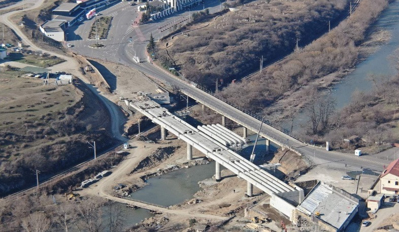 Սադախլո-Բագրատաշեն անցման կետի տարածքում կառուցվող արևելյան կամրջի բոլոր հեծանները տեղադրվել