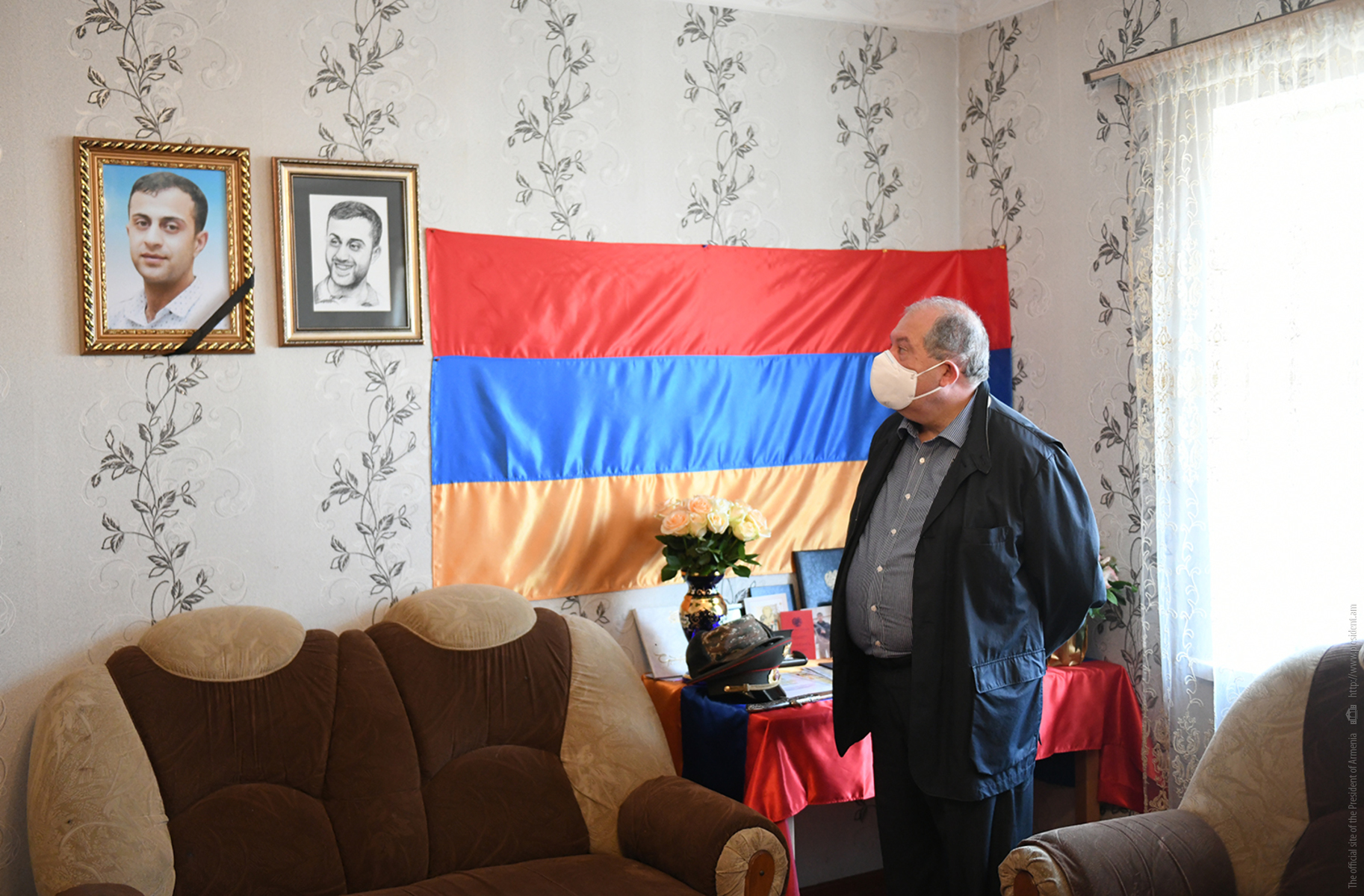 Խոնարհվում եմ նրա անմար հիշատակի առաջ. նախագահ Արմեն Սարգսյանն այցելել է օրեր առաջ Ադրբեջանի սանձազերծած ռազմական գործողությունների հետևանքով զոհված Սոս Էլբակյանի ընտանիքին
