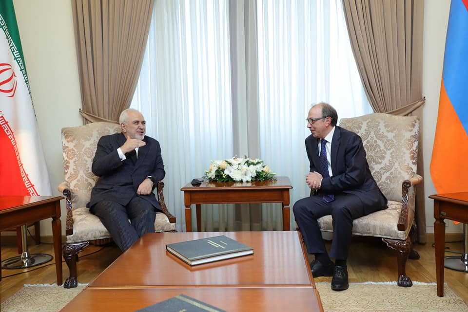 Началась тет-а-тет беседа министра  иностранных дел Армении Ара Айвазяна и министра иностранных дел Ирана Мохаммада Джавада Зарифа