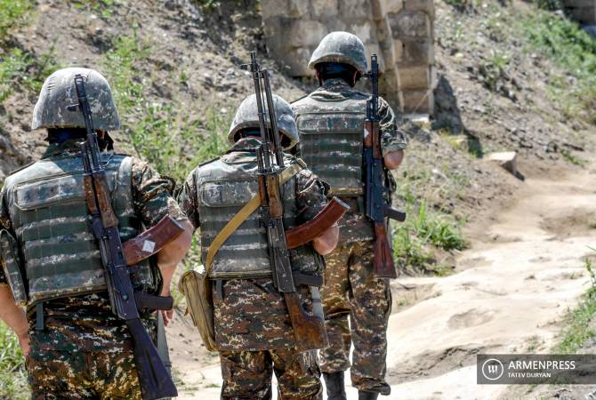 Armenian President awards troops for valor in combat