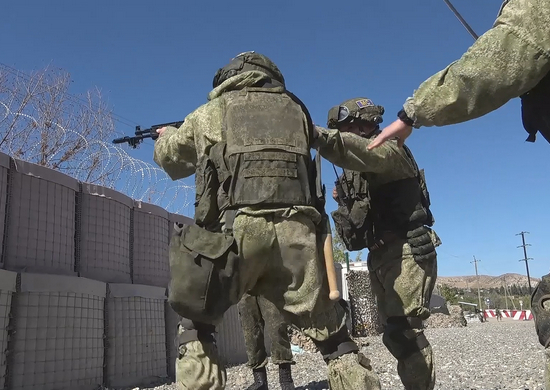 Российские миротворцы в Нагорном Карабахе провели комплексную тренировку по предотвращению возможных нарушений и обеспечения безопасности на наблюдательных постах