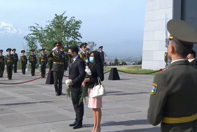 Central American Parliament President Carolina Fernández honors Armenian Genocide victims in Yerevan