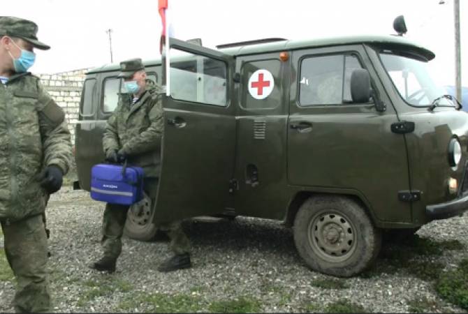 Первые мобильные медицинские бригады российских миротворцев приступили к оказанию медицинской помощи в Нагорном Карабахе