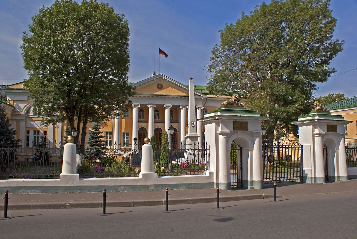 Неизвестные сообщили об угрозе взрыва посольств Армении и Белоруссии в Москве