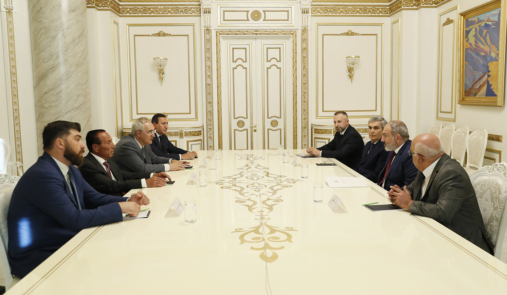 ՀՀ վարչապետը հանդիպել է արտախորհրդարանական քաղաքական ուժերի ղեկավարների հետ