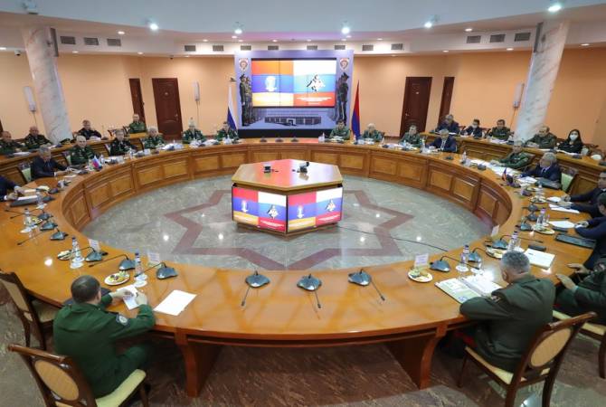 ՀՀ և ՌԴ պաշտպանության նախարարները քննարկել են Լեռնային Ղարաբաղի շուրջ ստեղծված իրավիճակը