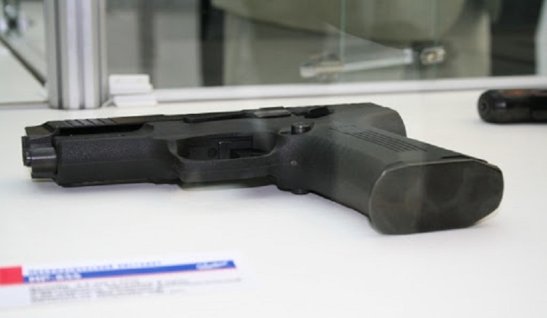 Правительство предлагает разрешить некоторым сотрудникам КГД носить боевое оружие