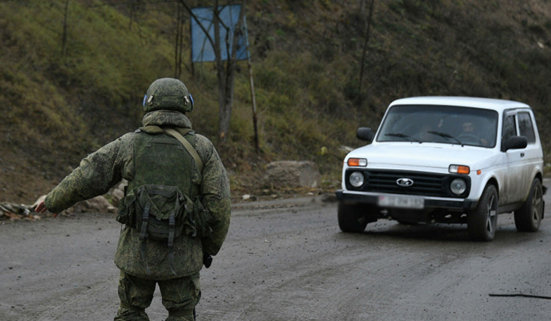 Российские миротворцы обеспечивают безопасность движения автотранспорта и перемещения граждан по Лачинскому коридору в Нагорном Карабахе