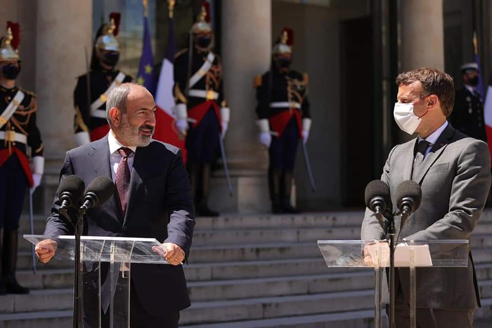 Ձեր բարձր առաքելության գործում Հայաստանը կանգնած է Ձեր և բարեկամ Ֆրանսիայի կողքին. Նիկոլ Փաշինյանը շնորհավորել է Էմանուել Մակրոնին ծննդյան օրվա առթիվ