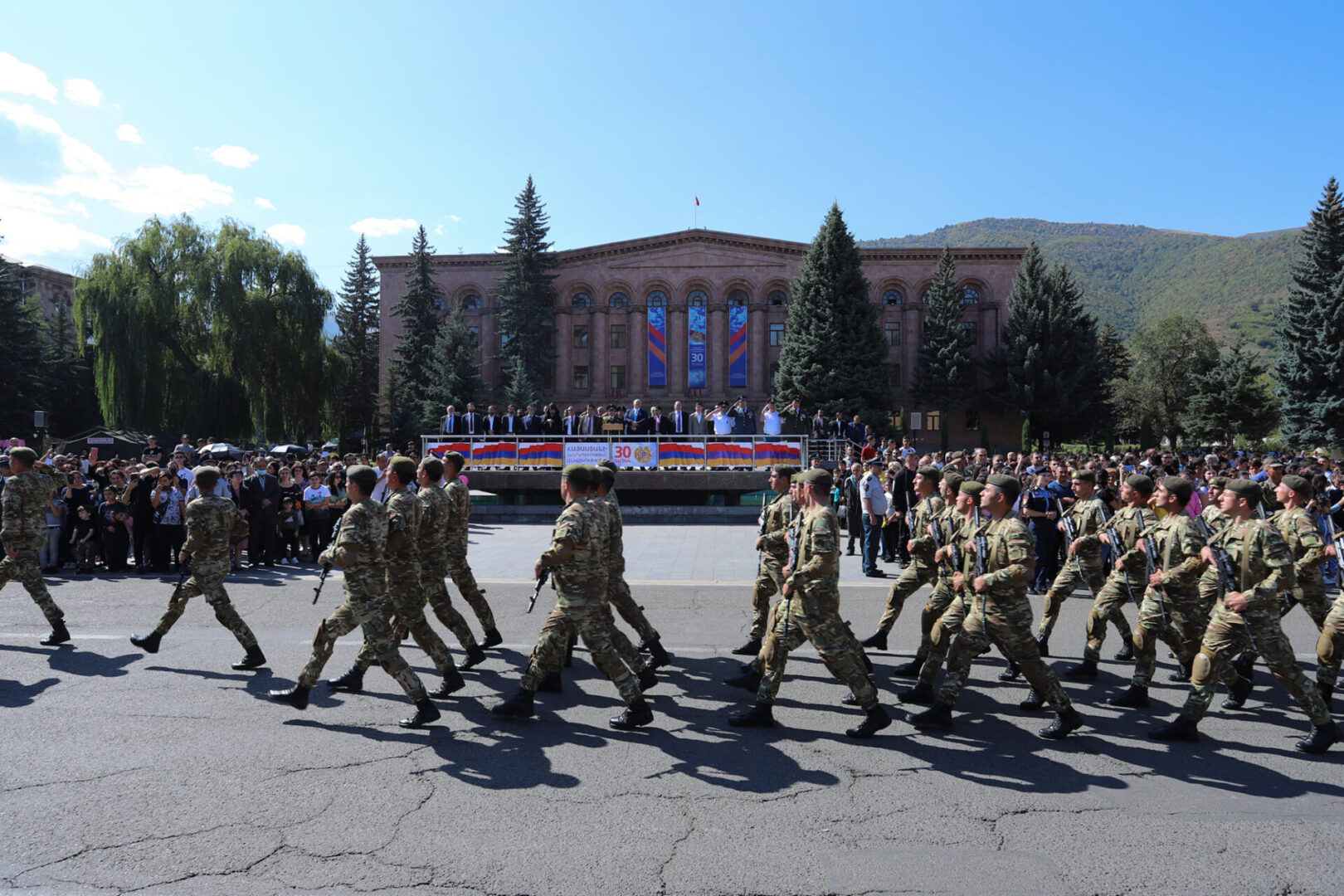 Հայաստանի Հանրապետության անկախության 30-ամյակի զորահանդեսը՝ Վանաձորի Հայքի հրապարակում