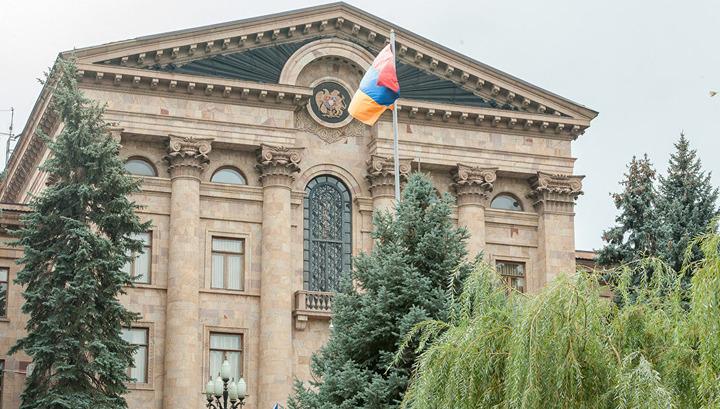 Հայաստանի Հանրապետության անկախության 30-ամյակի առթիվ Ազգային ժողովի մի շարք աշխատակիցներ պարգեւատրվել են շնորհակալագրերով