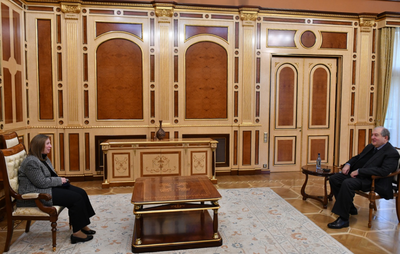 Президент Армен Саркисян встретился с послом США в Армении Лин Трейси. Видео
