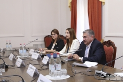 ԱԺ «Հայաստան» խմբակցության անդամները հանդիպել են Եվրոպական խորհրդարանի արտաքին հարցերով կոմիտեի նախագահի գլխավորած պատվիրակությանը