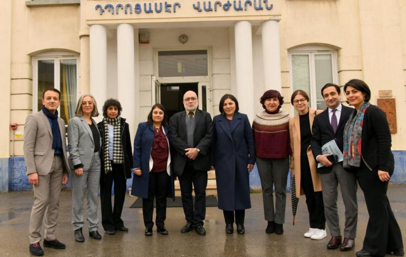 ԱՀ նախագահի խորհրդականները Փարիզի հայկական կրթօջախներում քննարկել են համատեղ ծրագրերը