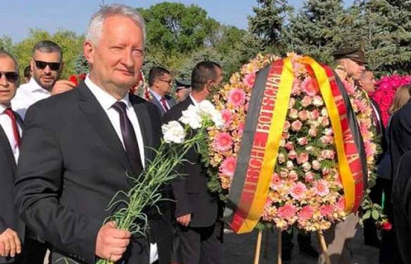 ՀՀ-ում Գերմանիայի դեսպանը հարգանքի տուրք է մատուցել Հայոց ցեղասպանության զոհերի հիշատակին