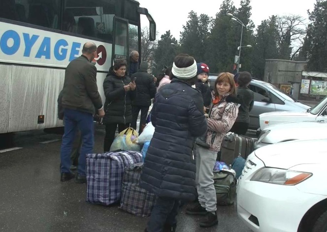 Почти 1700 беженцев за текущие сутки вернулись в Степанакерт