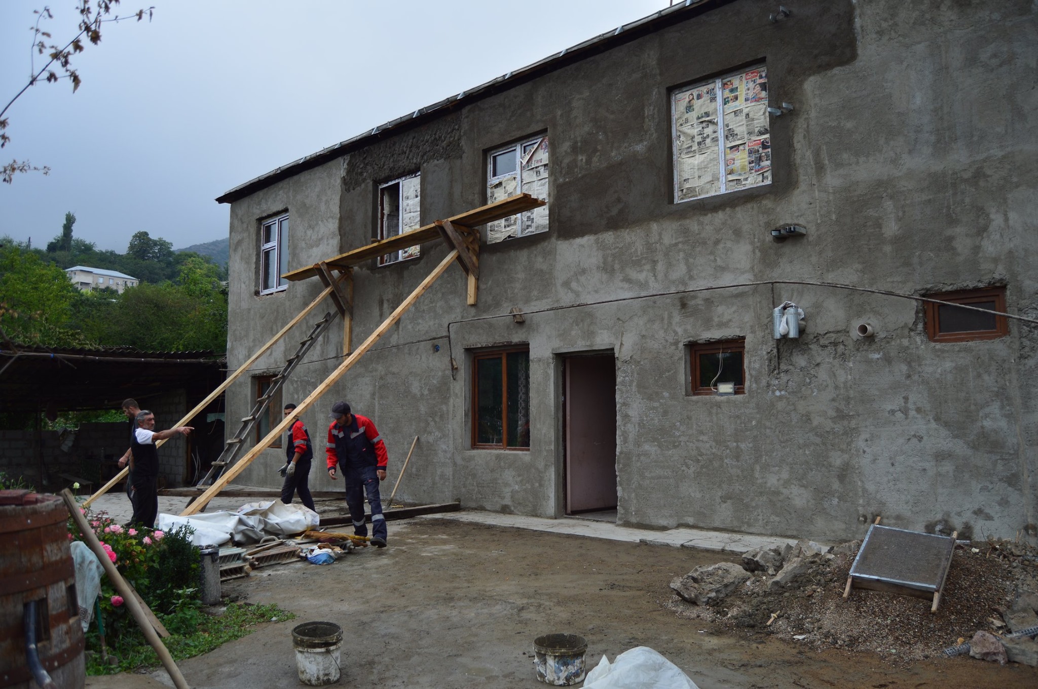 Սահմանապահ Այգեպար և Ներքին Կարմիրաղբյուր գյուղերի հրետակոծված տներից մի մասի վերանորոգումն արդեն ավարտական փուլում է