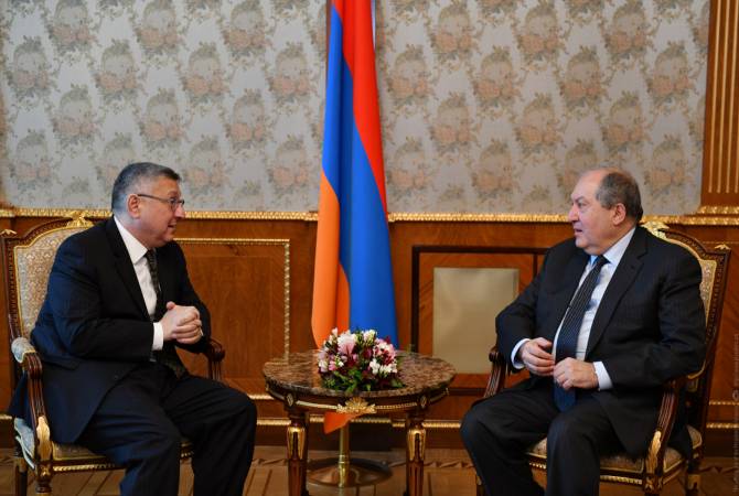 President Sarkissian holds phone talk with co-chair of Armenian Assembly of America