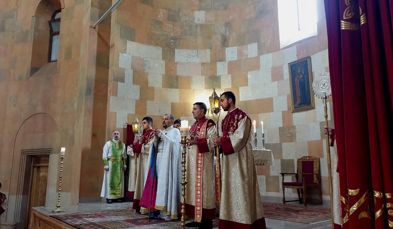 Новый предстоятель Арцахской епархии ААЦ отслужил первую епархиальную литургию