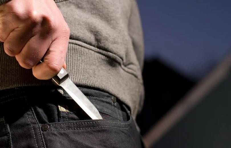 40-ամյա տղամարդը դանակով երեք անգամ խփել է ընկերոջը՝ պատճառելով մարմնական վնասվածքներ․ նա ձերբակալվել է