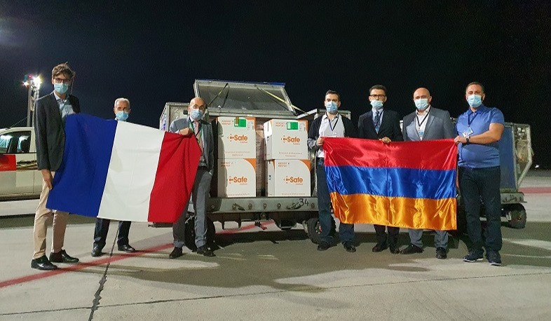 Ֆրանսիայից ուղարկված COVID-19 պատվաստանյութի 25000 դեղաչափ պարունակող առաջին խմբաքանակը Երևանում է