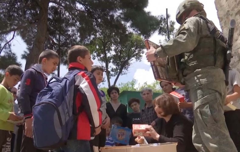 Российские миротворцы для детей Нагорного Карабаха провели гуманитарную акцию ко Дню знаний