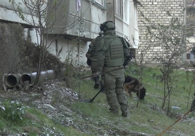 Российские миротворцы провели разминирование южной окраины города Степанакерт